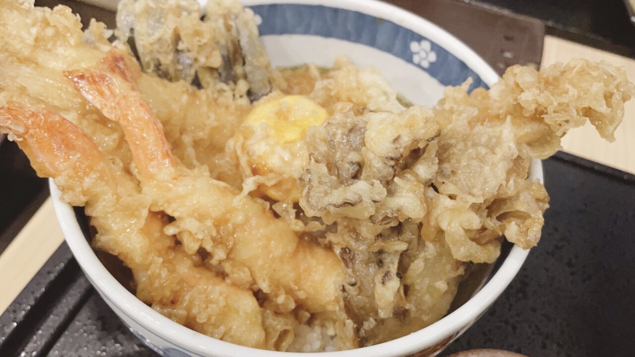 【和食・天ぷらのさくさく】たまには昼間に天丼がっつりいってもおーらい！